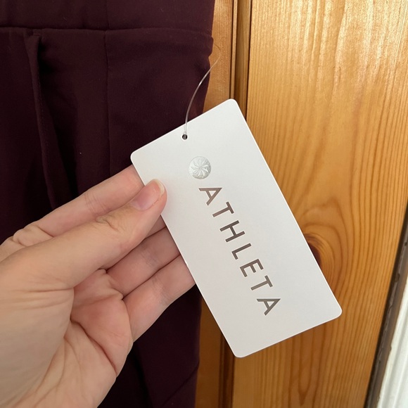 Athleta Venice Pintuck Maroon Pant - Picture 4 of 6